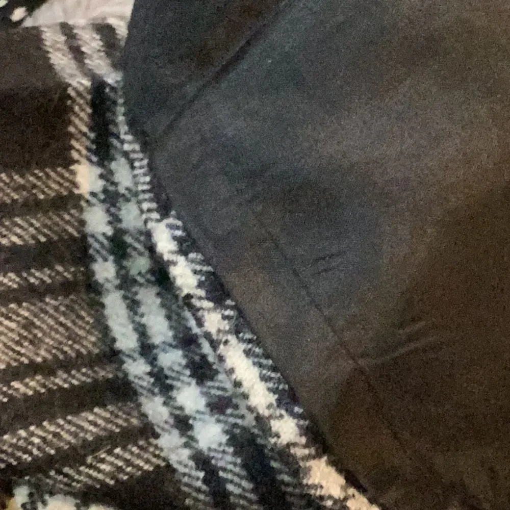 L.L. Bean black and cream plaid 100% Wool flare signature trousers size 10 - Picture 10 of 12